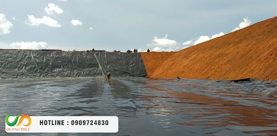 Chọn mua màng chống thấm HDPE, thi công bạt HDPE chọn Môi Trường Quang Phúc