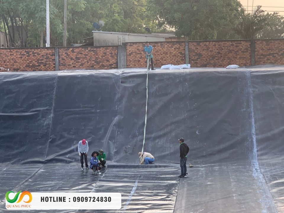 Tầm quan trọng của màng HDPE trong hệ thống xử lý nước thải nhà máy dược phẩm