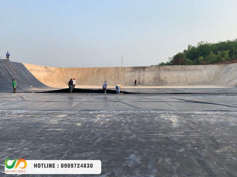 Chọn mua màng chống thấm HDPE, thi công bạt HDPE chọn Môi Trường Quang Phúc