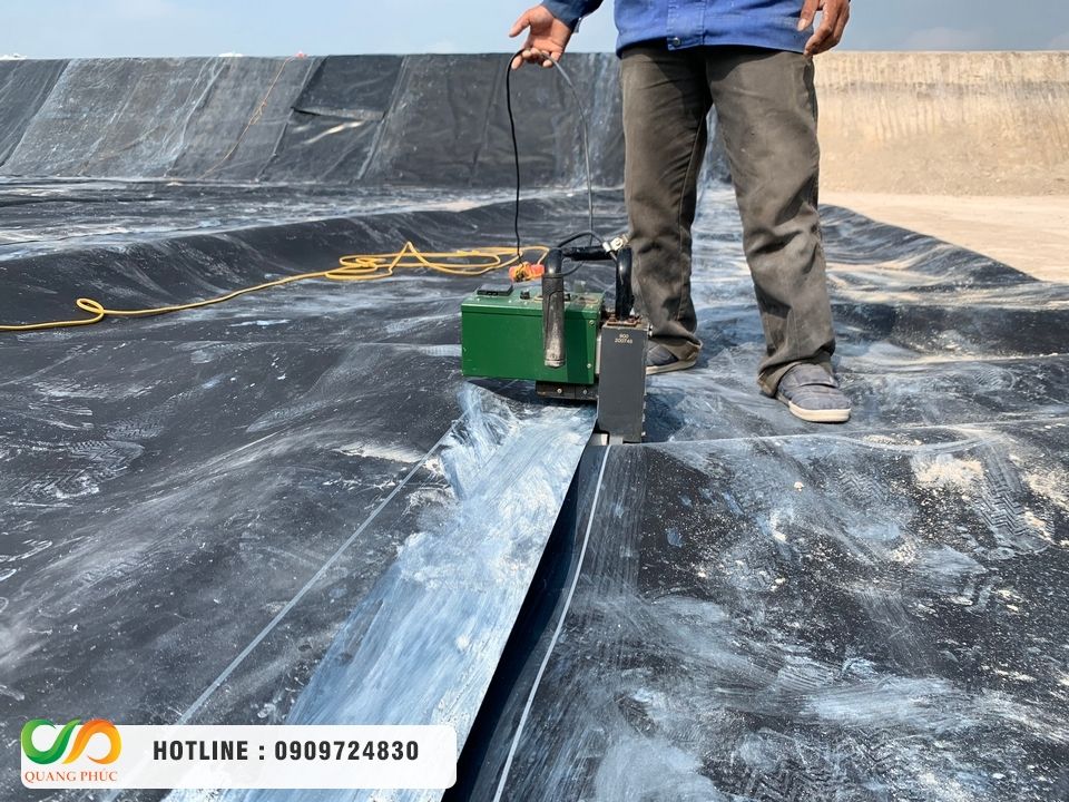 Chọn mua màng chống thấm HDPE, thi công bạt HDPE chọn Môi Trường Quang Phúc
