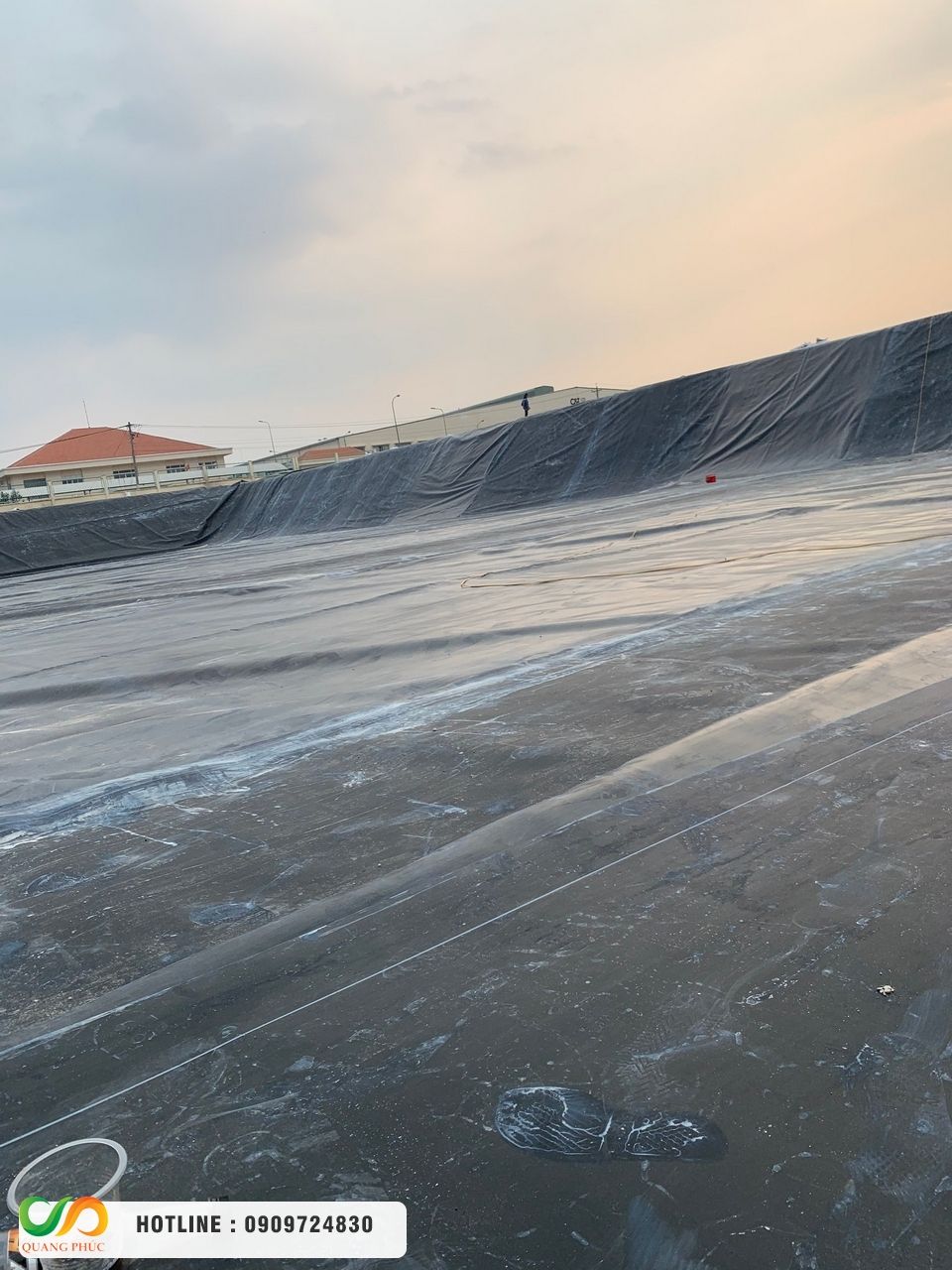 Chọn mua màng chống thấm HDPE, thi công bạt HDPE chọn Môi Trường Quang Phúc