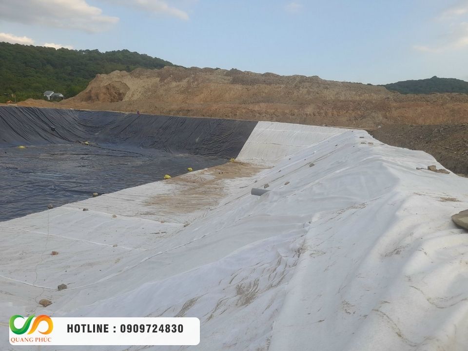 Giải mã lý do báo giá màng HDPE của Quang Phúc luôn cạnh tranh hơn đại lý