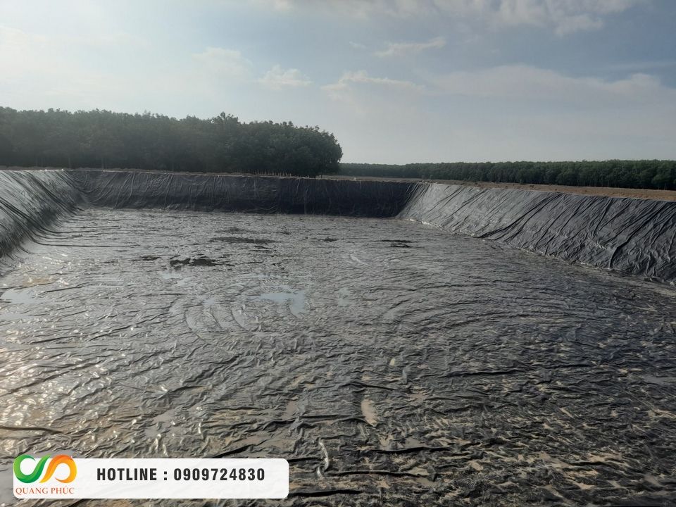 Chọn mua màng chống thấm HDPE, thi công bạt HDPE chọn Môi Trường Quang Phúc
