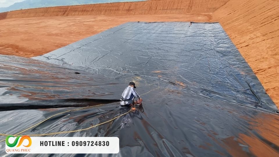 Tại sao bạt HDPE 1mm là tiêu chuẩn vàng cho hồ chứa nước thải rỉ rác?